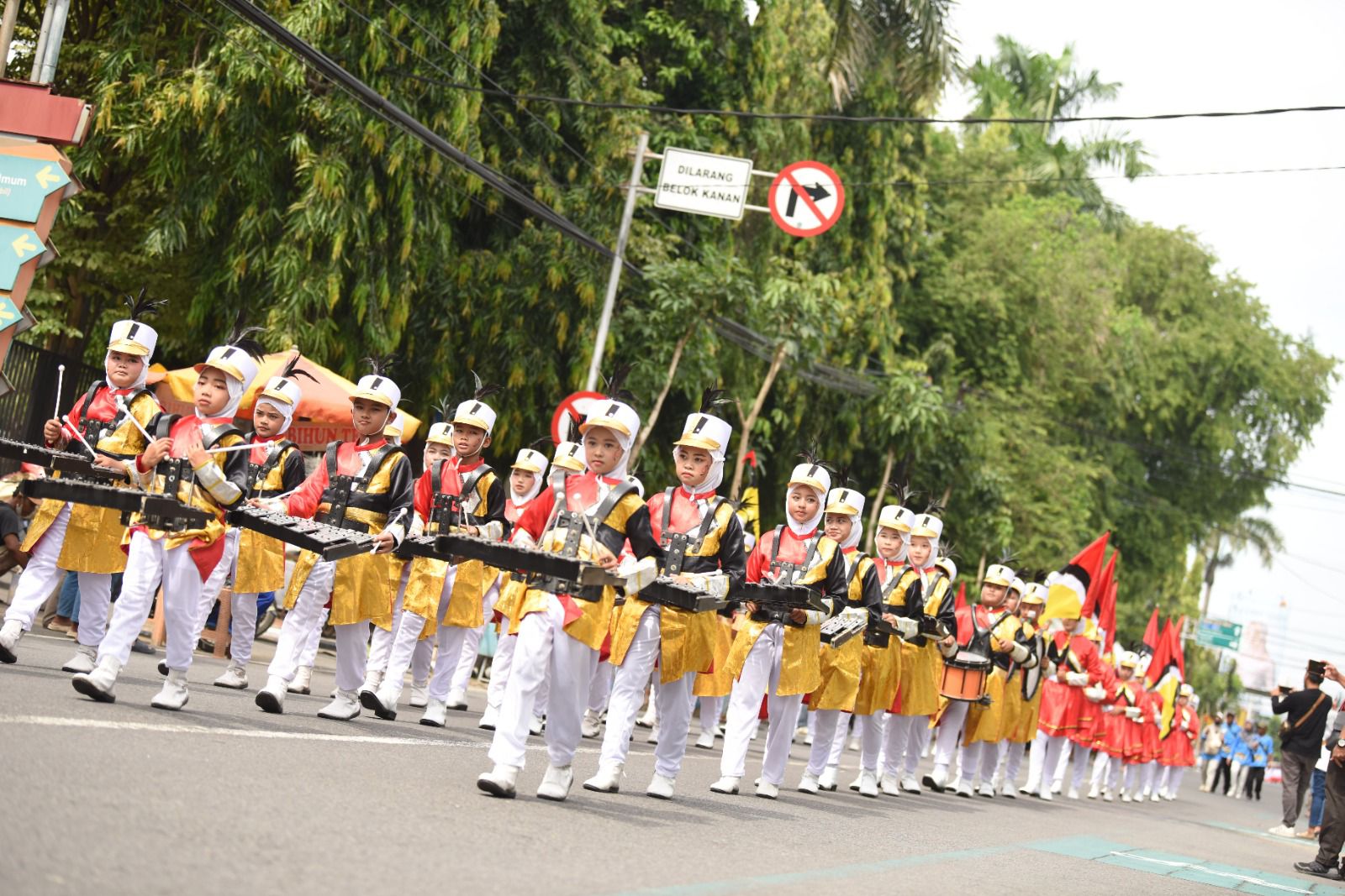 Pj Wali Kota Kediri Berangkatlan Lomba Kirab dan Konser Drumband