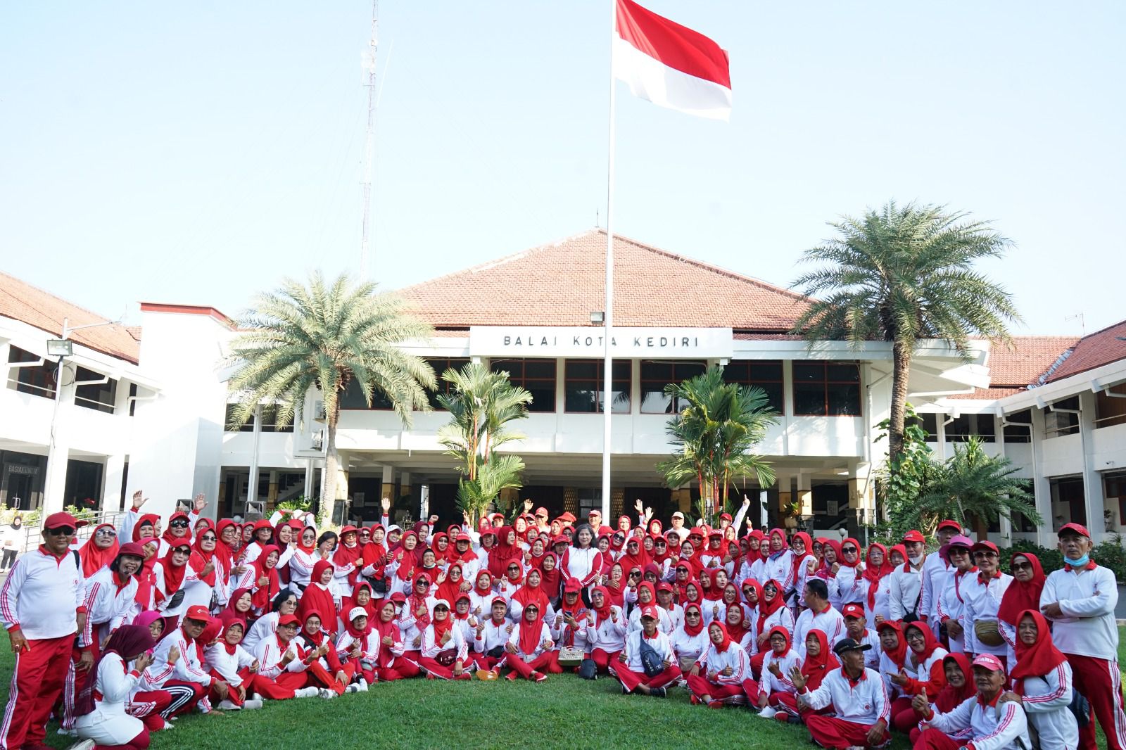 Pj Wali Kota Kediri Zanariah Senam Bersama Yayasan Jantung Indonesia, Dorong Masyarakat Lakukan Gaya Hidup Sehat