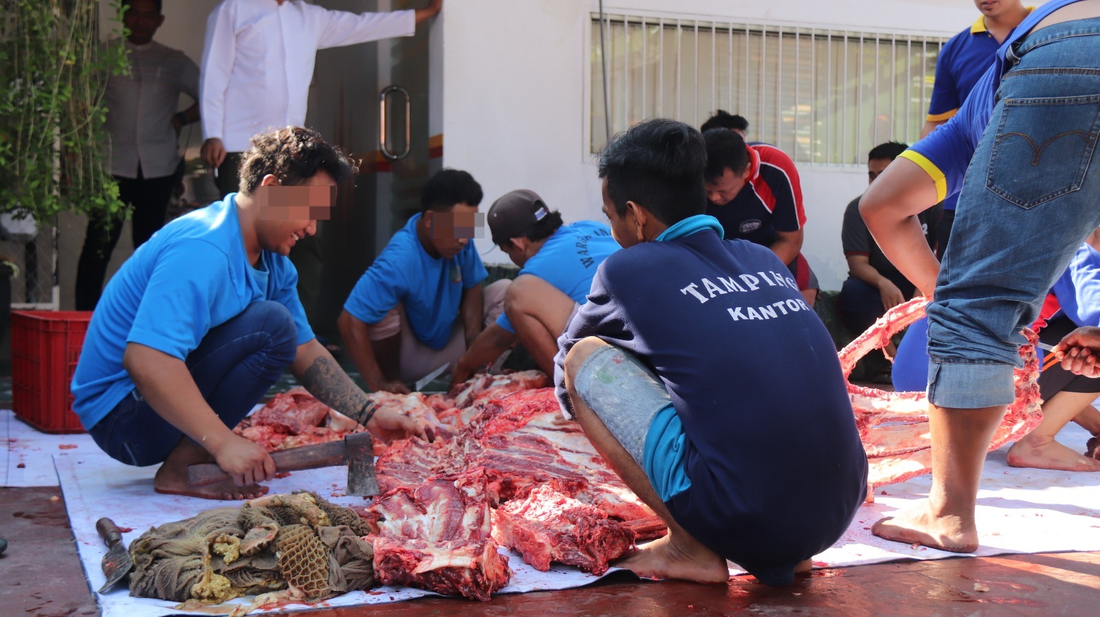 Ada Rindu dan Pengalaman Baru, Narapidana Ikut Belajar Memotong Hewan Qurban di Lapas Kediri