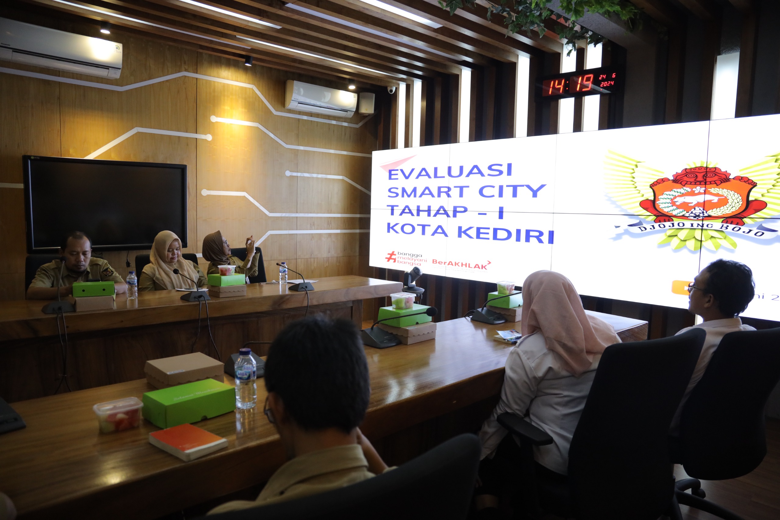 Ikuti Evaluasi Tahap I, Pemkot Kediri Paparkan Progres Smart City Kota Kediri Minim Kendala