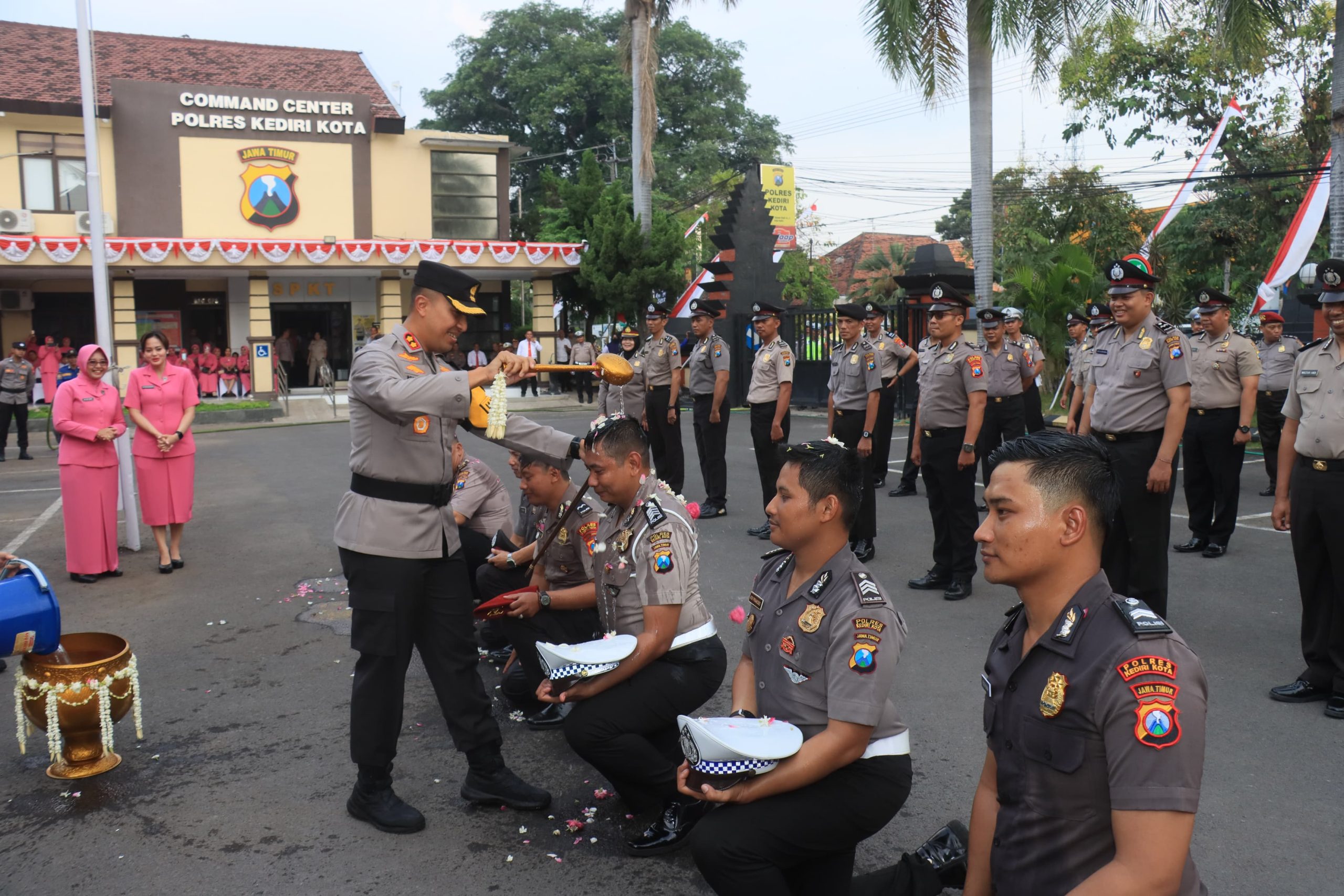 Polres Kediri Kota Gelar Upacara Kenaikan Pangkat Periode 1 Juli 2024