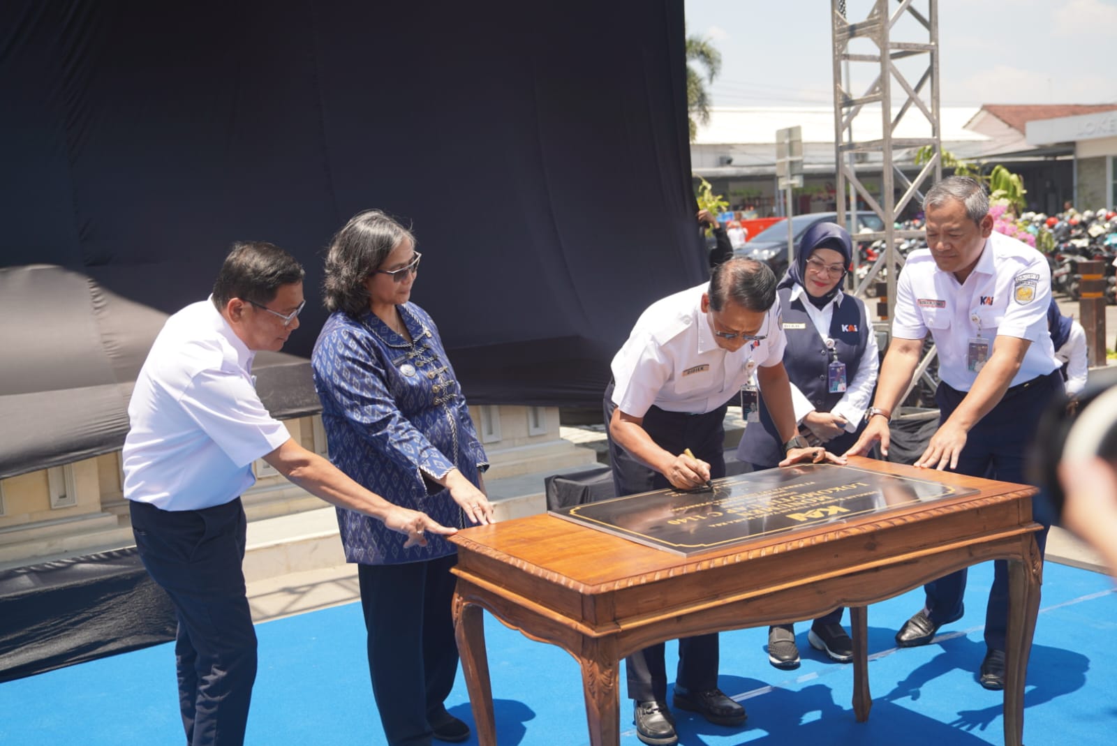 Didik Hartantyo Resmikan Monumen Lokomotif C 1140 Sebagai Hadiah Istimewa dalam Rangka HUT ke 79 PT KAI