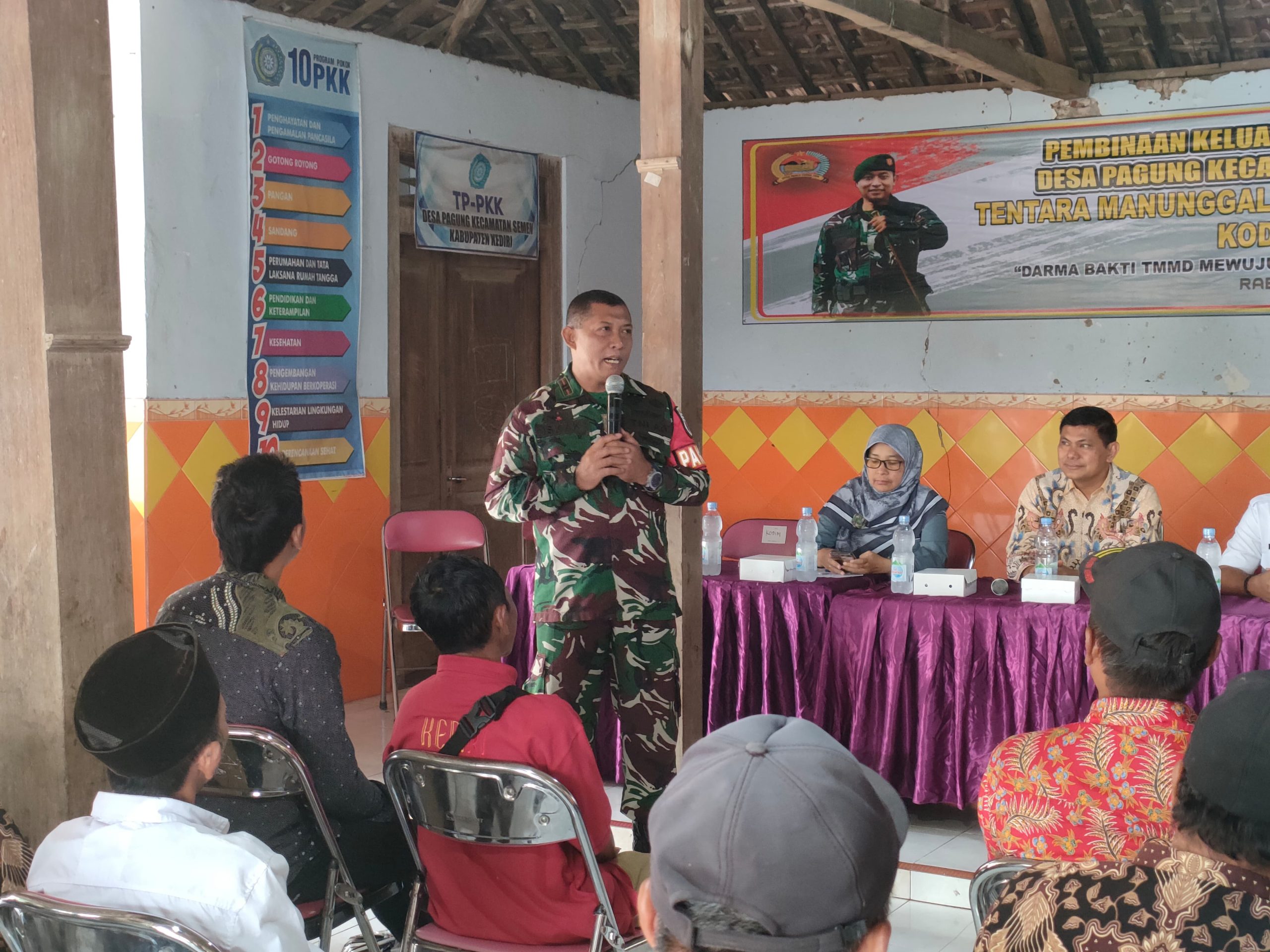 Sosialisasi Kadarkum, Bagian Hukum Sekretaris Daerah Pemkab Bersama Satgas TMMD 122 Kodim 0809/Kediri