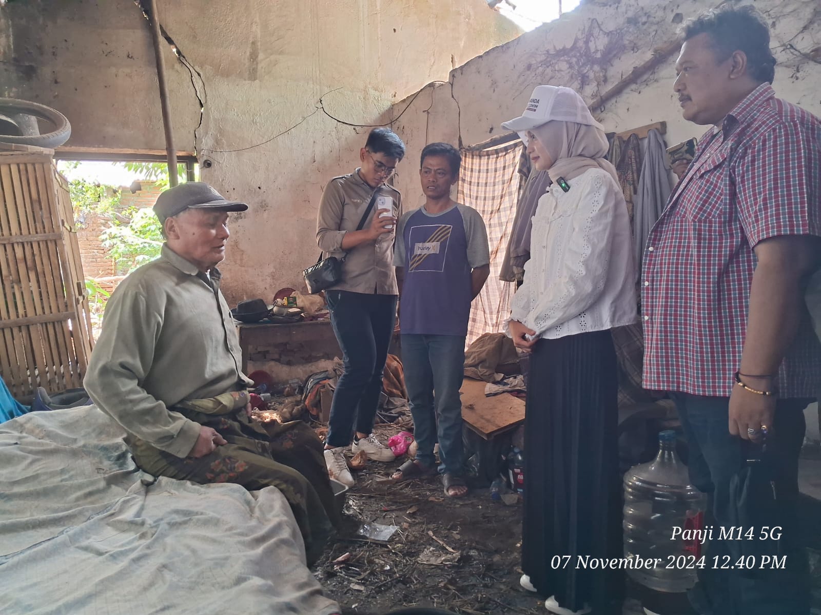 Haru Biru! Mbak Vinanda Kunjungi Rumah Nyaris Roboh Yang Luput Perhatian Pemerintah Kota Kediri