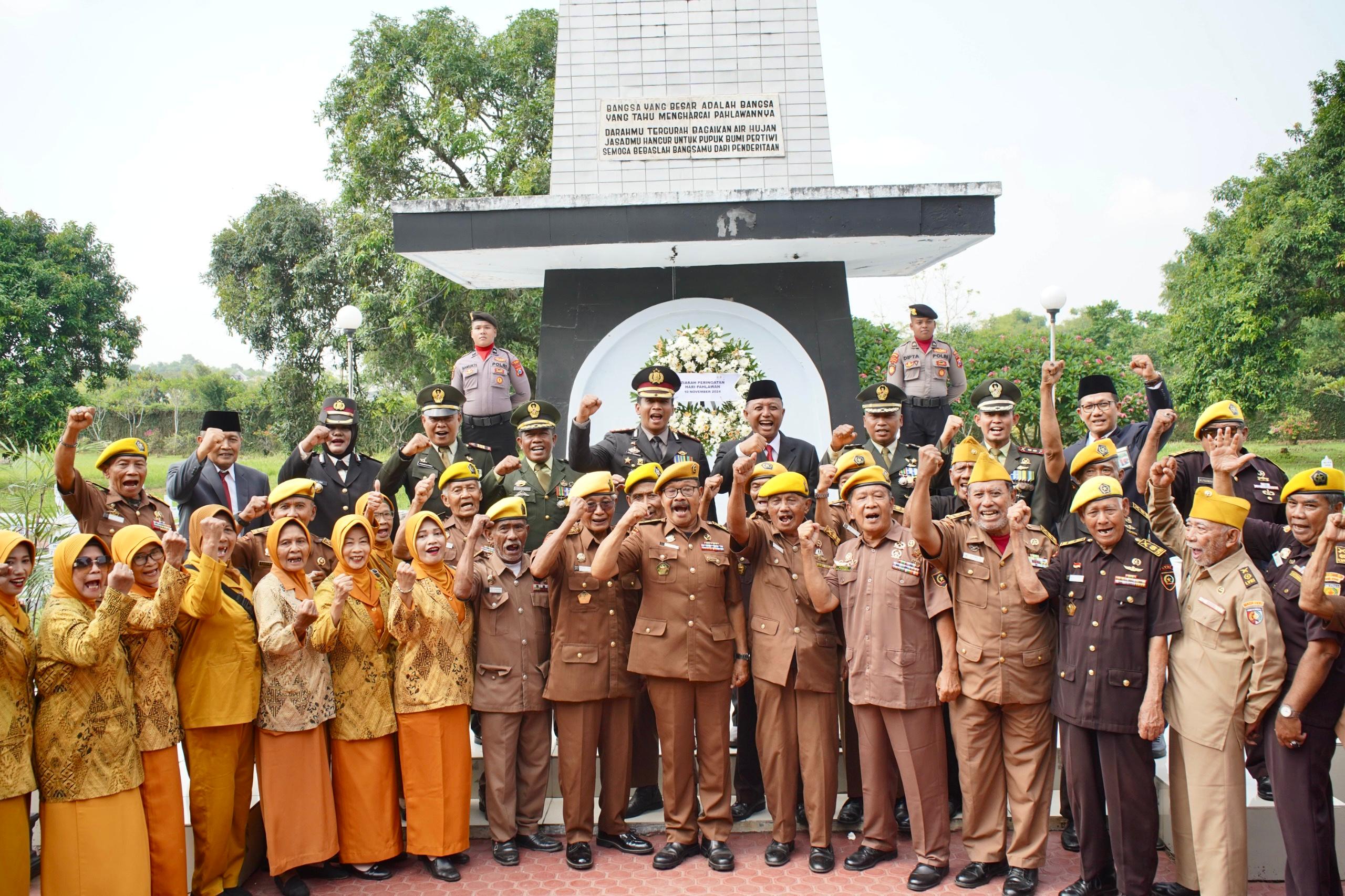 Gelar Ziarah dan Tabur Bunga, Pemkab Kediri Ajak Warga Teladani Sikap Kepahlawanan