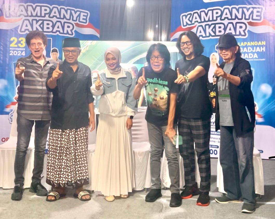 God Bless Titip Kemajuan Musik Rock Kota Kediri Kepada Mbak Vinanda - Gus Qowim