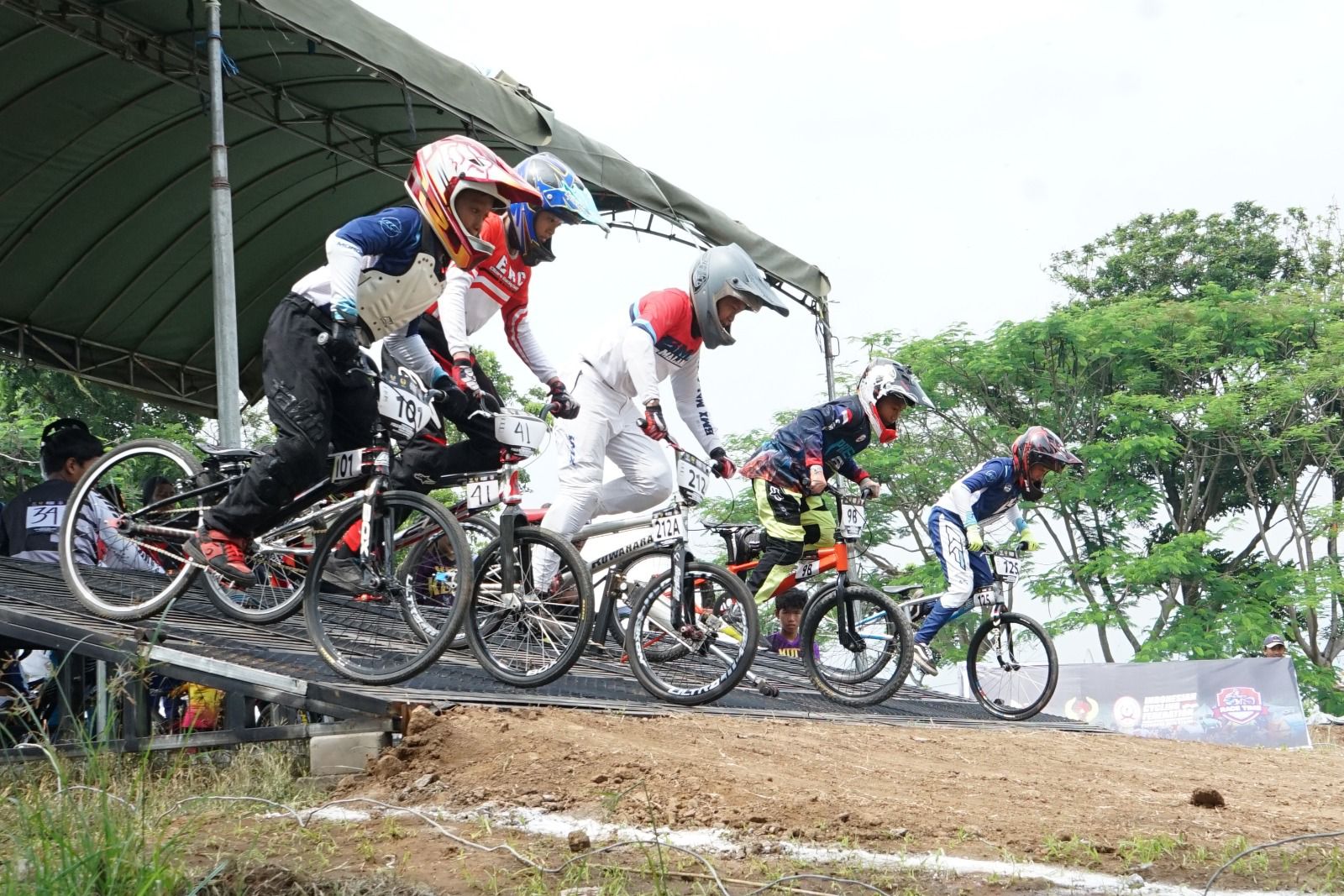 Pj Wali Kota Kediri Buka Perlombaan Balap Sepeda Race Time MTB – BMX – RB Piala Ketua ISSI Kota Kediri