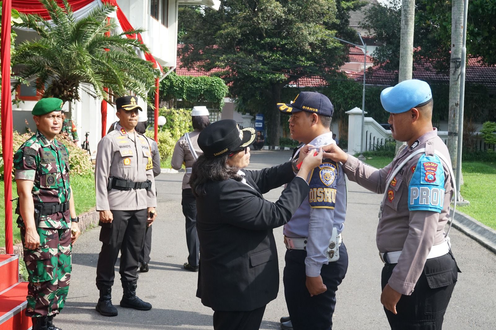 Pj Wali Kota Kediri Bersama Kapolres Kediri Kota dan Komandan Brigif 16 Wira/Yudha Pimpin Apel Gelar Pasukan Operasi Kepolisian Terpusat Lilin Semeru 2024