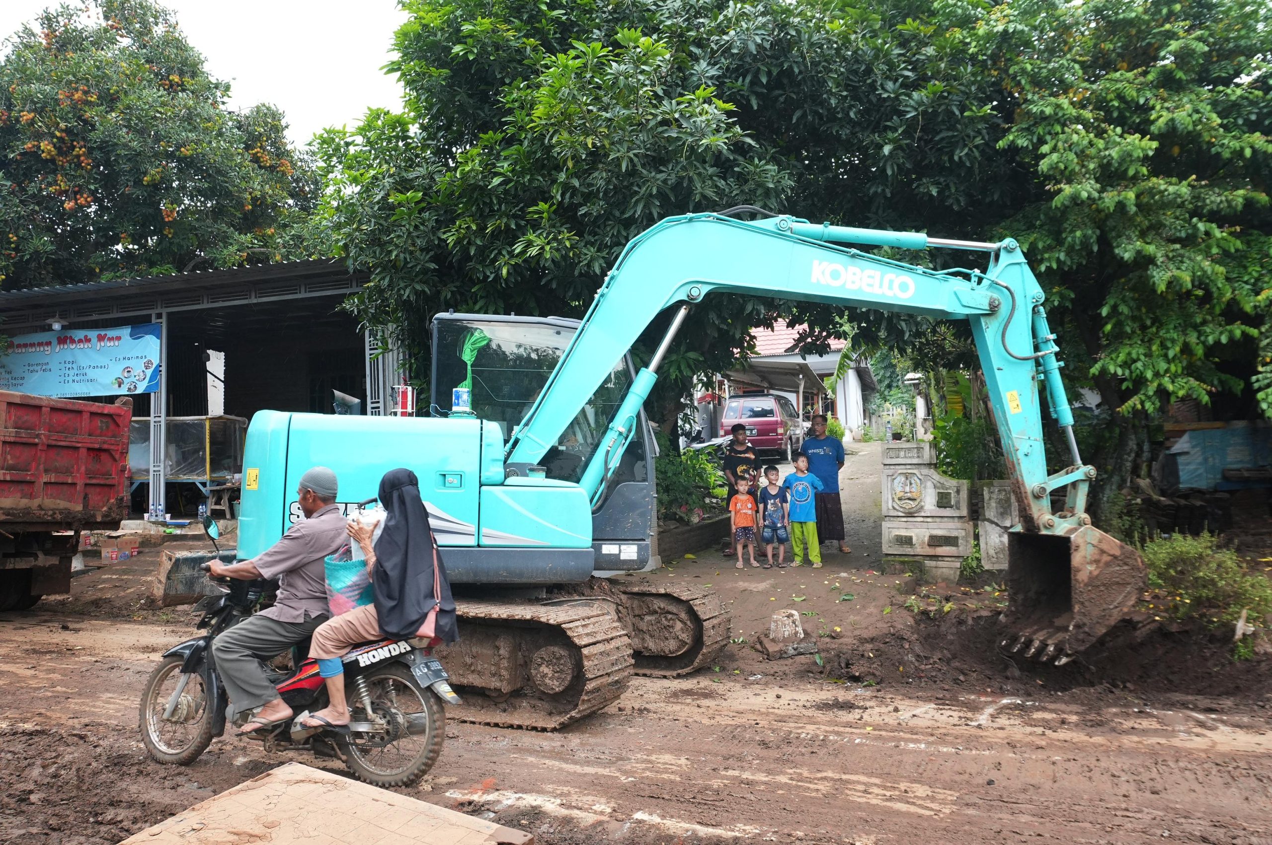 Pemkab Kediri Terjunkan Tim Tanggulangi Banjir Banyakan dan Grogol