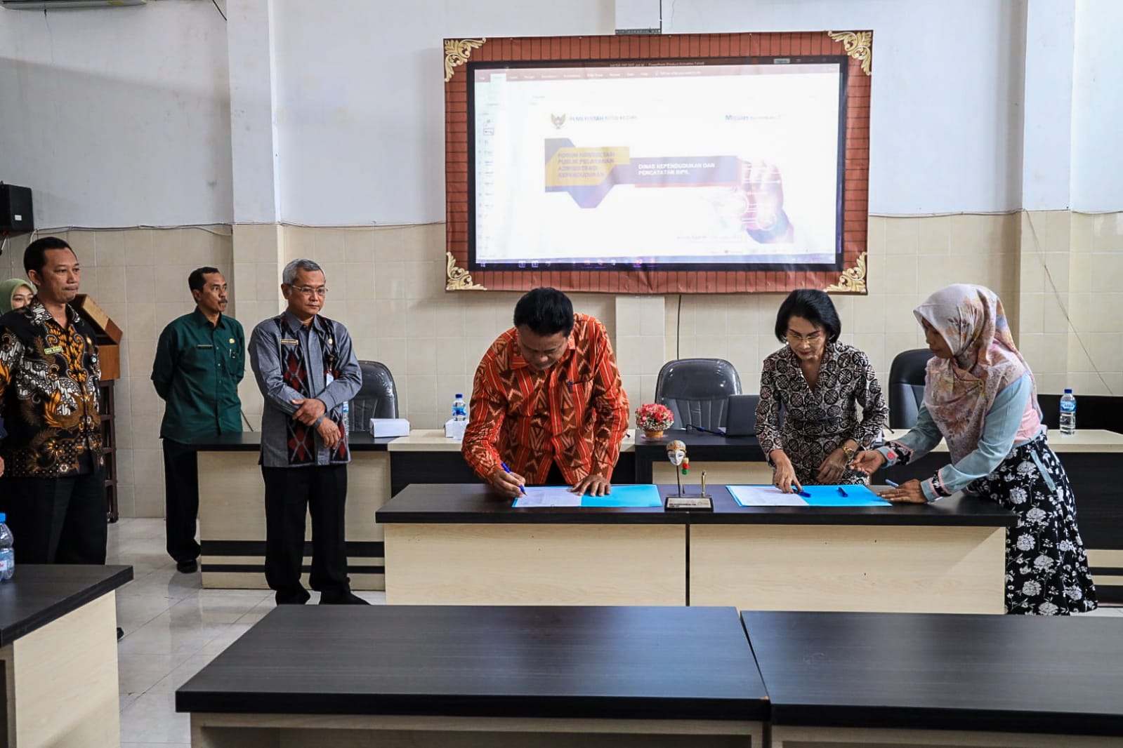 Tingkatkan Kualitas Pelayanan Adminduk, Dispendukcapil Kota Kediri Gelar Forum Konsultasi Publik