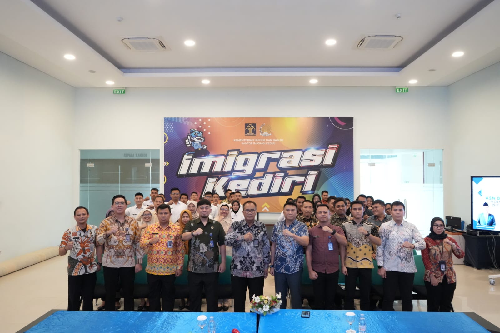Dalam Rangka Penguatan Tugas dan Fungsi, Kepala Kantor Wilayah Direktorat Jenderal Imigrasi Jawa Timur Melakukan Kunjungan ke
Kantor Imigrasi Kediri