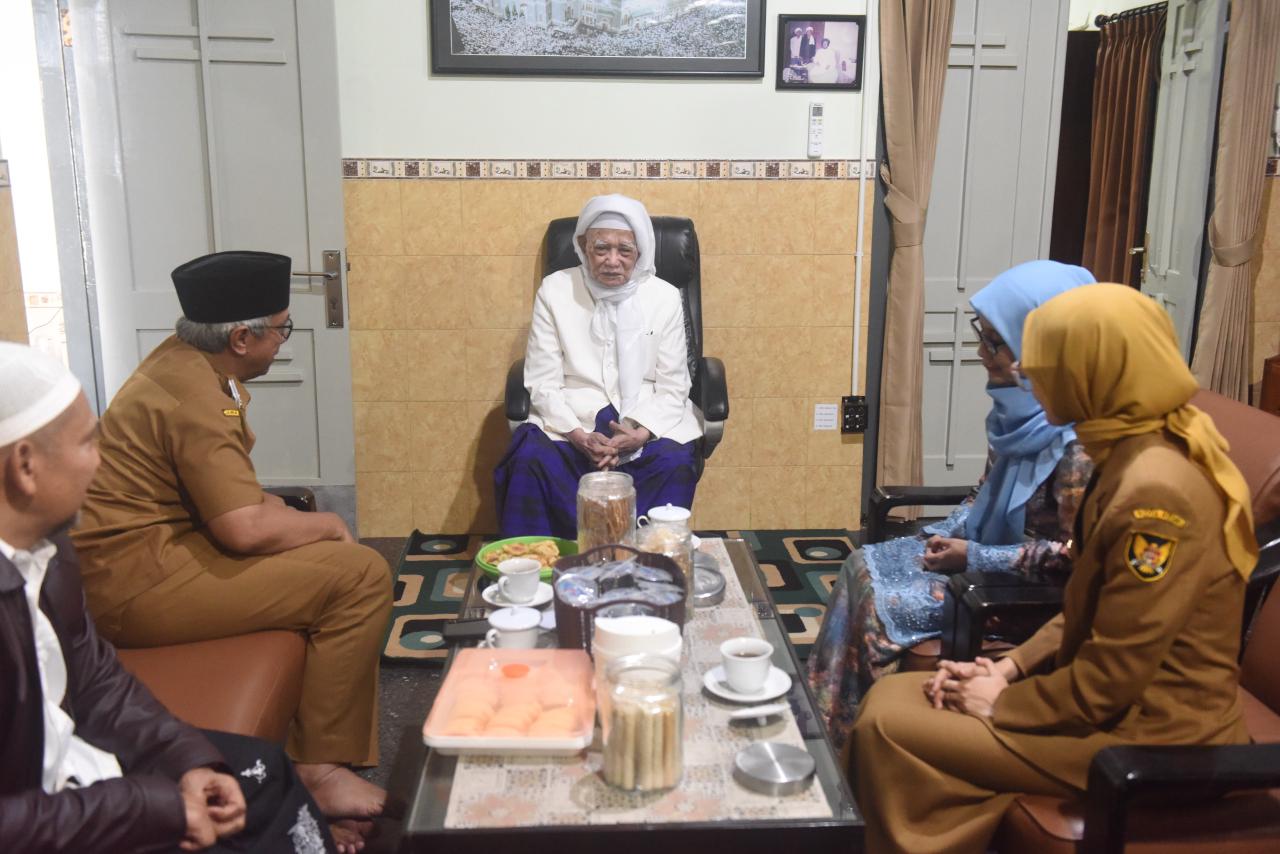 Mbak Wali dan Gus Qowim Silaturahmi Ke Sejumlah Kyai di Kota Kediri, Mohon Dukungan Peringatan 1 Muharram 1447
