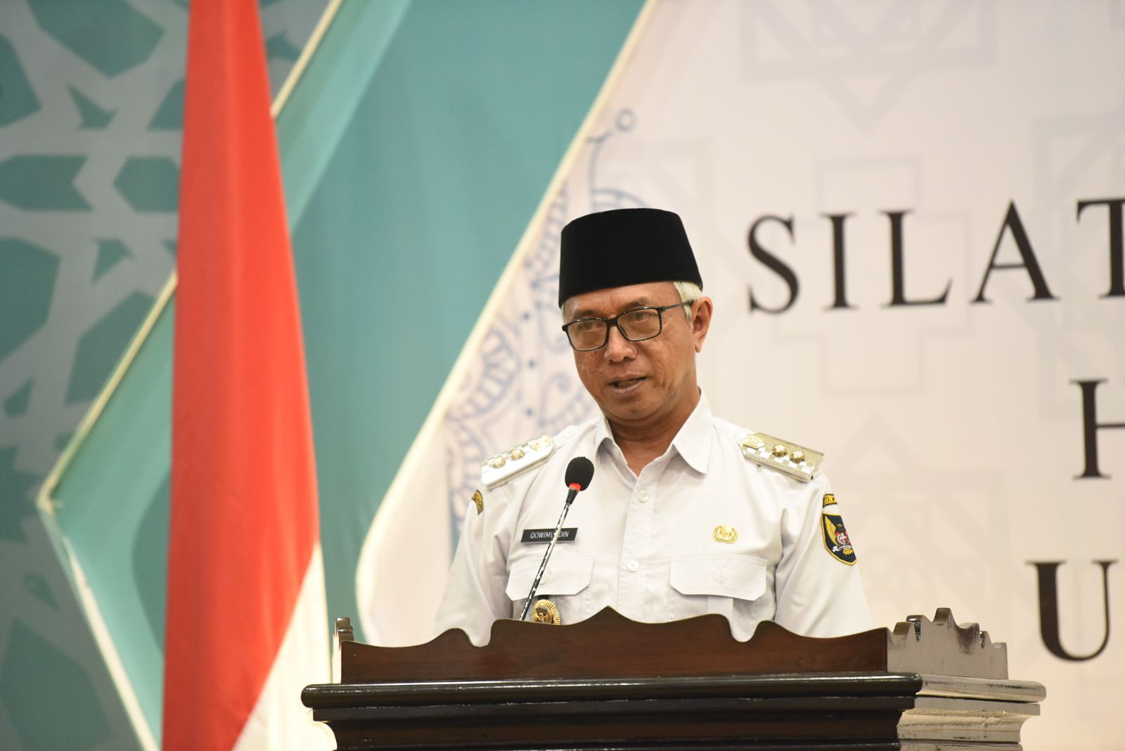 Gus Qowim Hadiri Silaturahim dan Tasyakuran Hari Lahir Ke-42 Tahun UNISKA, Apresiasi Peluncuran Buku Sejarah 42 Tahun UNISKA Mengabdi