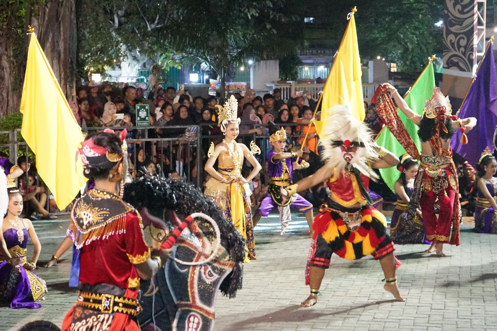 Apresiasi Sendratari Dewi Songgolangit "Kediri Battle Culture Art #6", Gus Qowim: Gali Nilai Sejarah dan Perkuat Kohesi Sosial