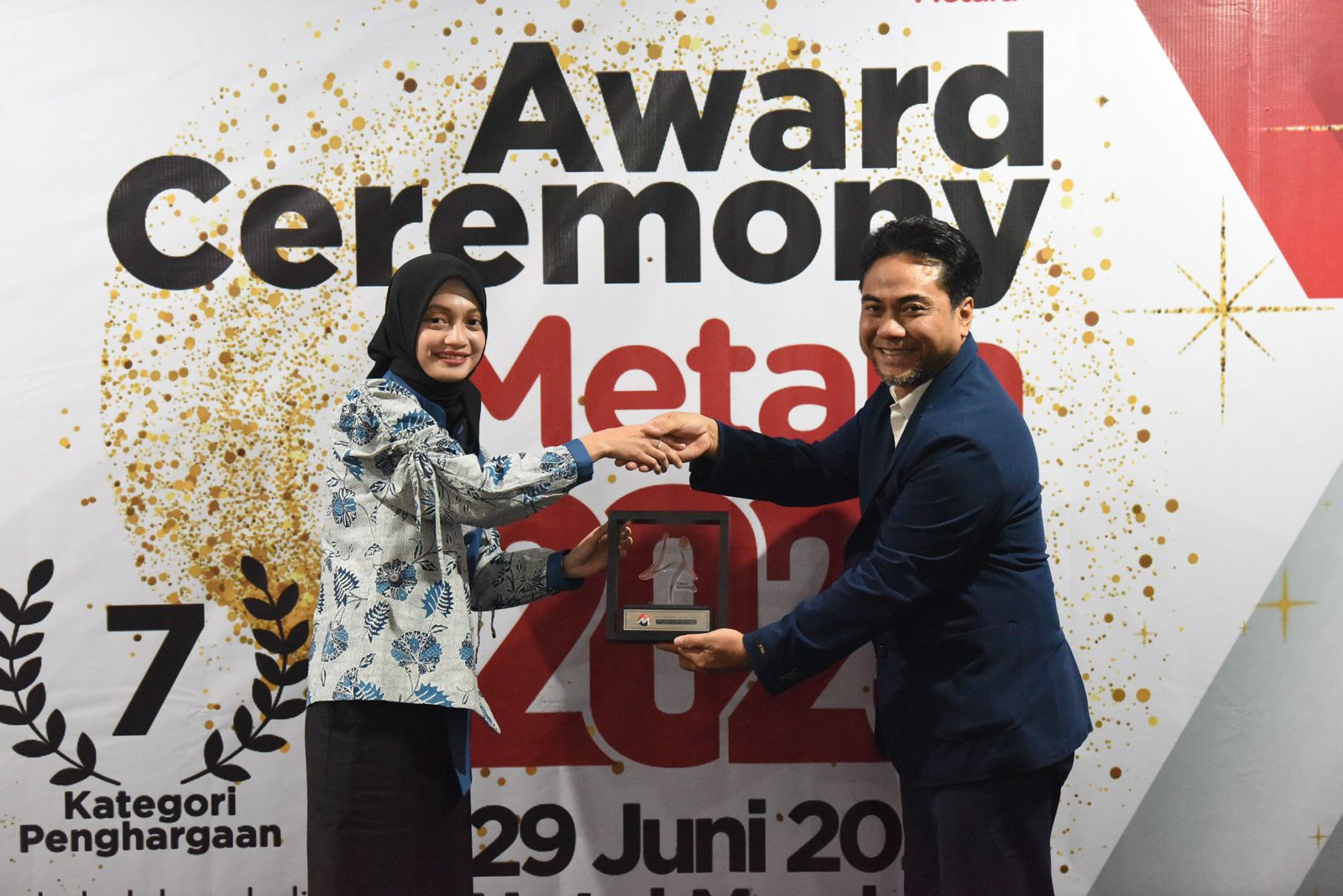 Mbak Wali Peroleh Penghargaan Dari Metara News Kategori Tata Kelola Kota Berkelanjutan