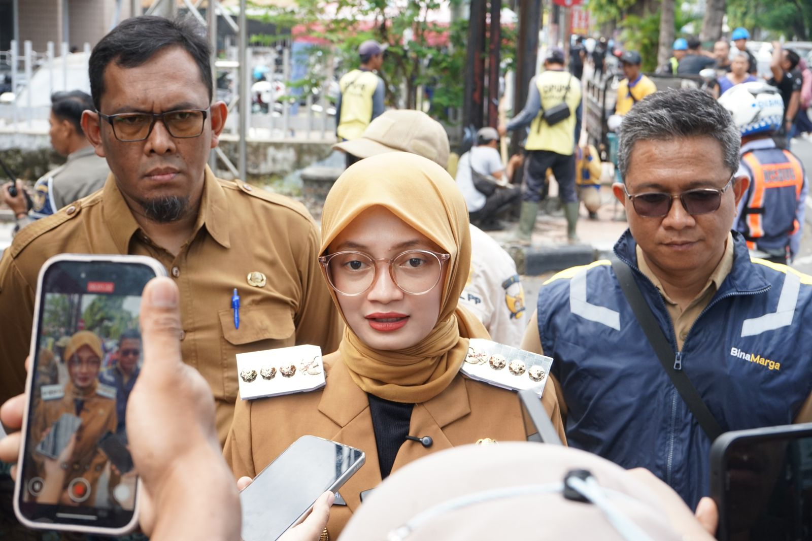 Mbak Wali Tinjau Penindakan Tiang dan Kabel Telekomunikasi, Wujudkan Keindahan Kota Kediri