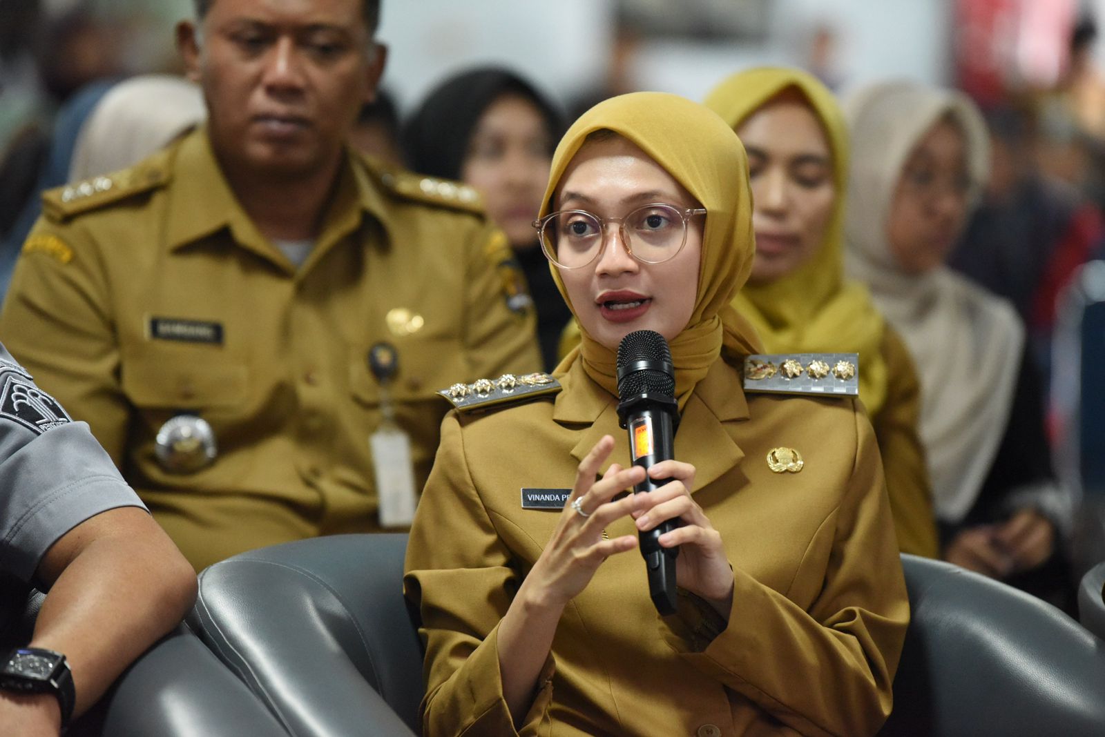 Serahkan Ijazah Kesetaraan, Mbak Wali Targetkan Tidak Ada Angka Putus Sekolah di Kota Kediri