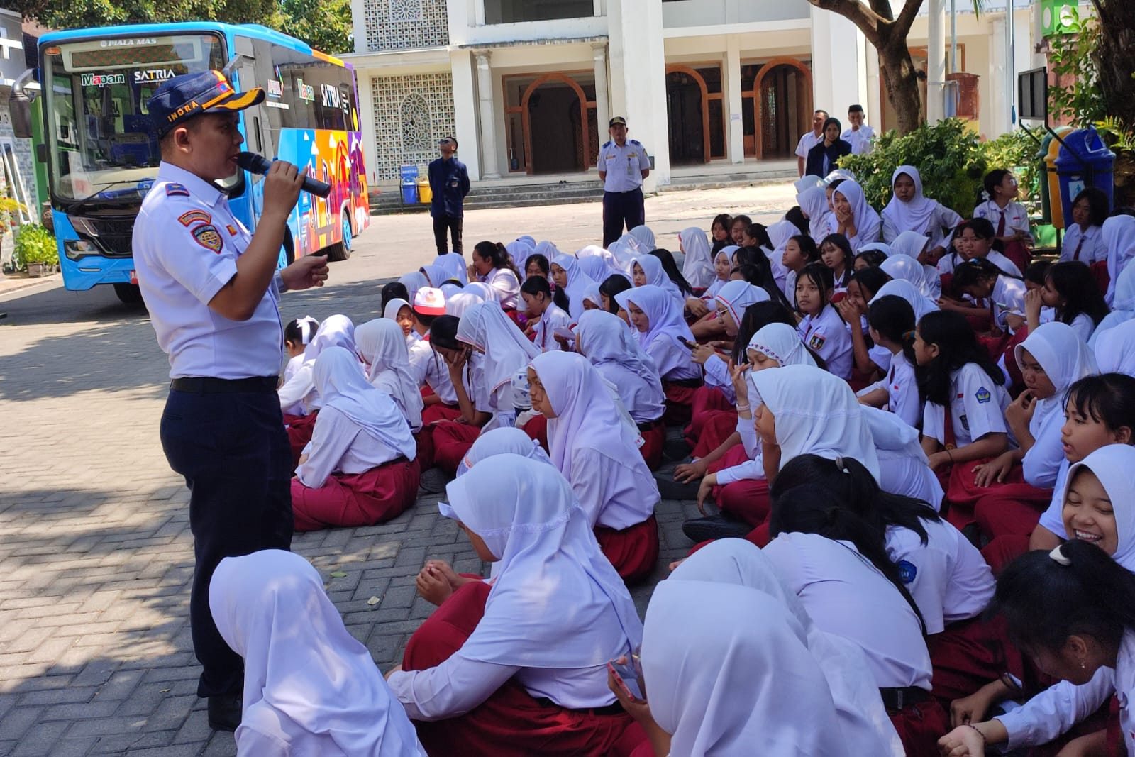 Kenalkan Bus Sekolah Kepada Siswa Baru, Pemkot Kediri Imbau Siswa Beralih Ke Transportasi Umum