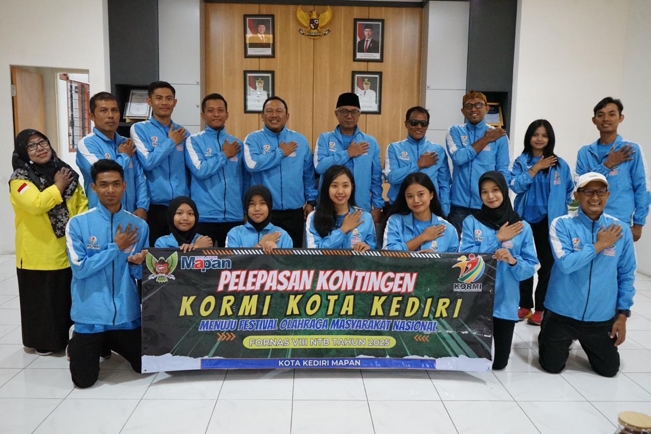 Gus Qowim Lepas Kontingen Kormi Kota Kediri Untuk Ikut Fornas VIII/2025 di NTB 