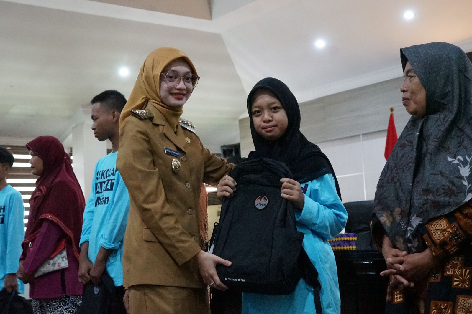 Wali Kota Kediri Lepas 18 Calon Siswa Sekolah Rakyat Untuk Lanjutkan Pendidikan di SRMP 14 Kota Batu
