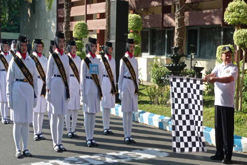 Disdik Kabupaten Kediri Gelar Lomba Baris-Berbaris untuk SMP dan MTs, Semarakan HUT RI Ke- 80 Tahun