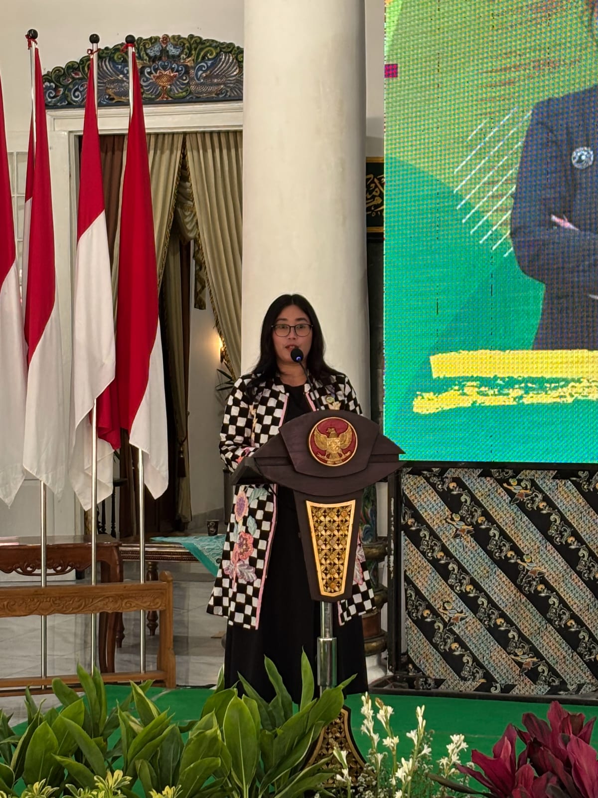 OJK KEDIRI DORONG BUDAYA MENABUNG SEJAK DINIPeringatan Hari Indonesia Menabung (HIM) 2025 di Kabupaten Madiun