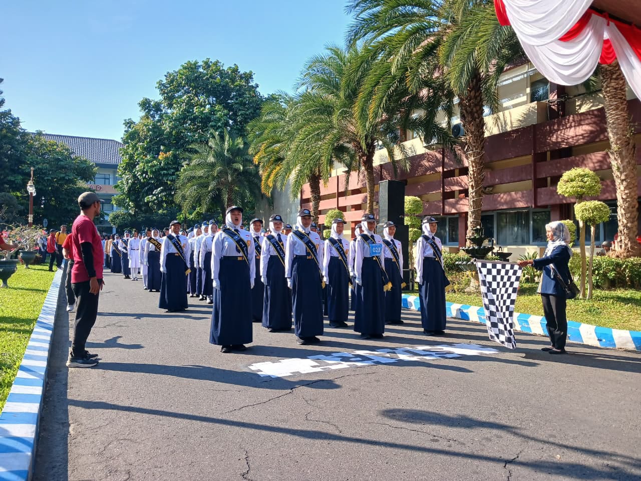 Siswa Putra-Putri SMPN 1 Plemahan Raih Juara 1 Lomba Baris Berbaris Tahun 2025