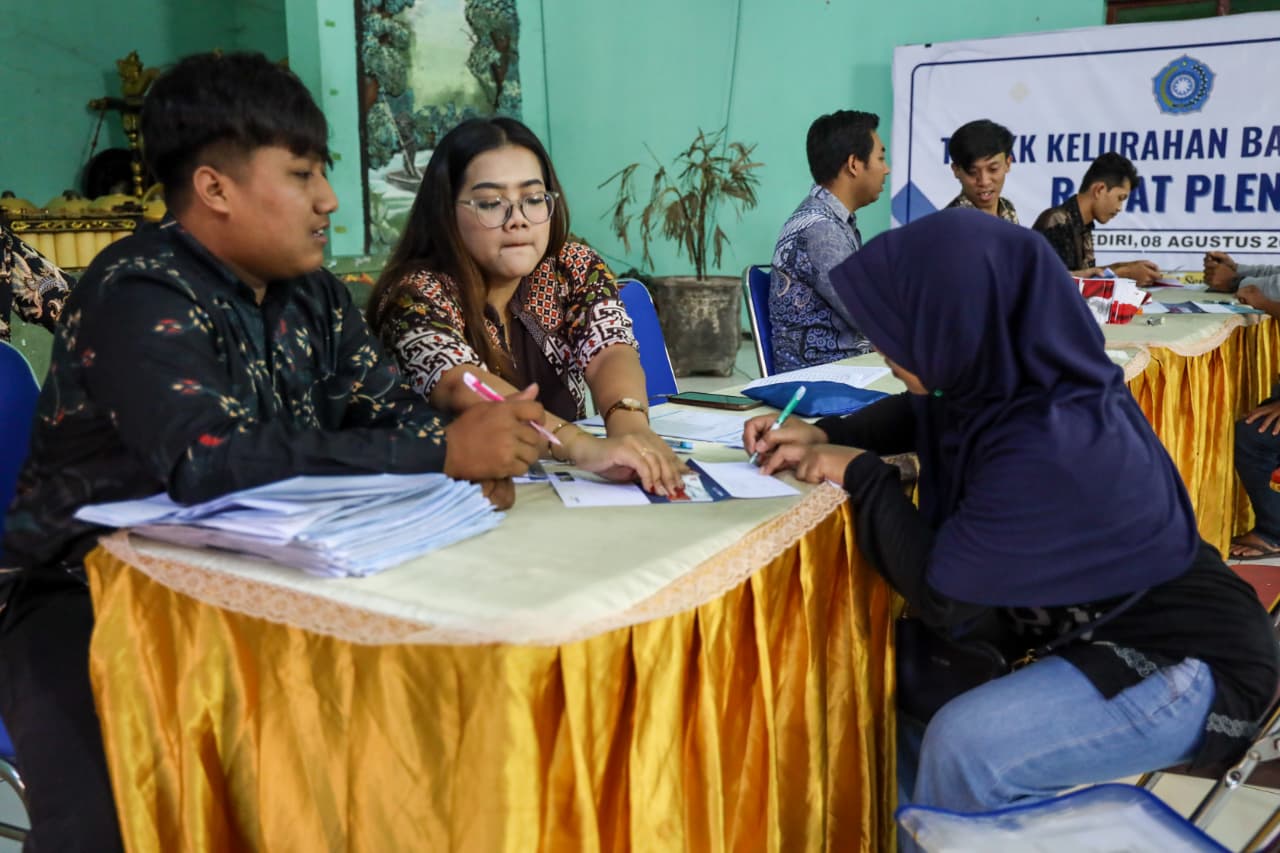 Percepat Penyaluran Bansos PKH dan BPNT, Pemkot Kediri Pantau Pendistribusian KKS dan Butab secara Bertahap