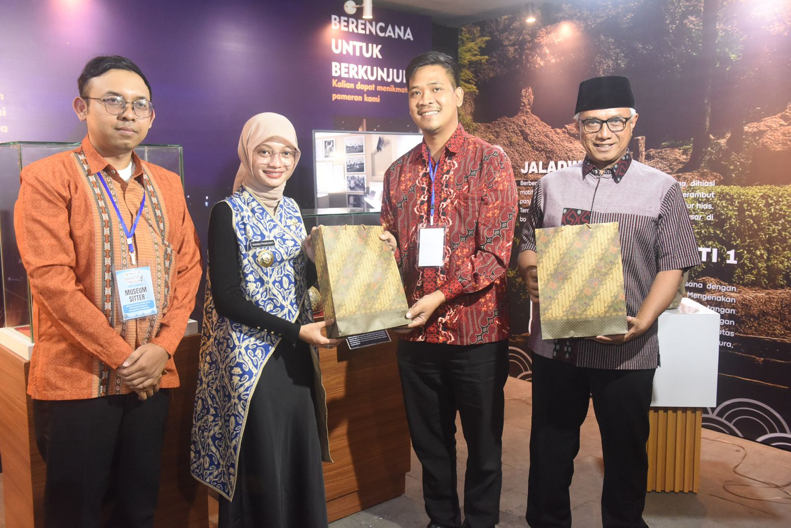 Mbak Wali Buka Exhibition Museum 2025, Hadirkan 8 Museum dan Komunitas Sejarah di Taman Sekartaji