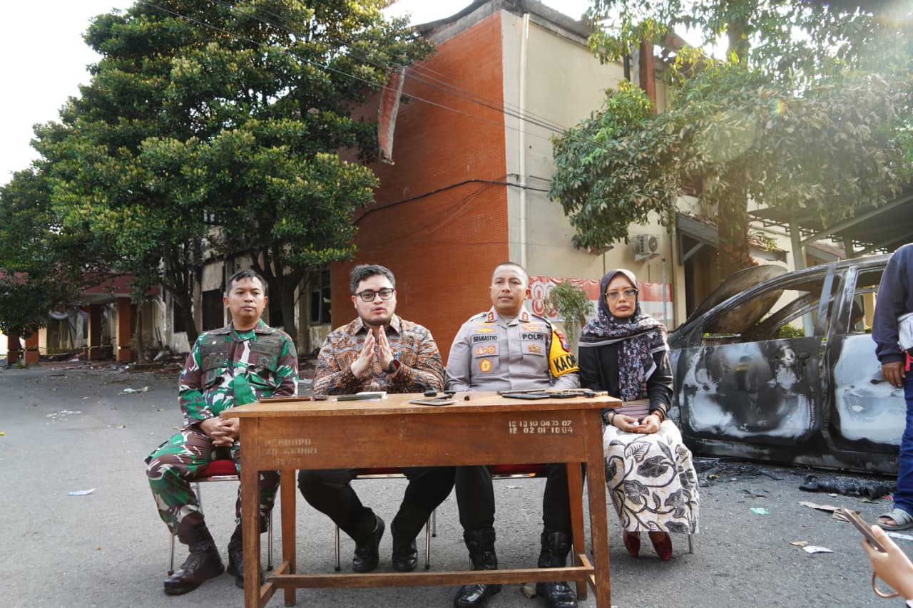 Kantor Pemerintahan Lumpuh, Mas Dhito Tekankan Pelayanan Publik Tetap Berjalan