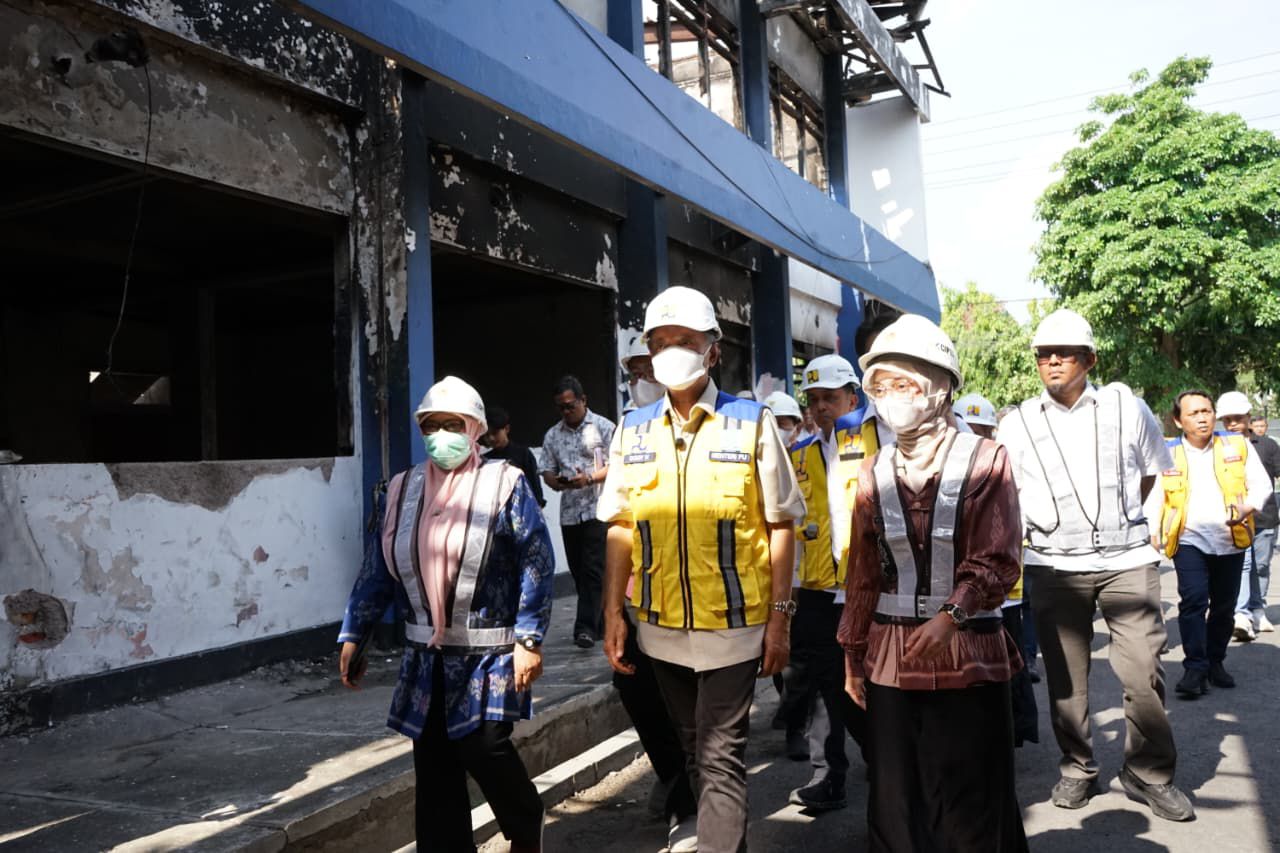 Mbak Wali Bersama Pimpinan DPRD Dampingi Menteri PU Tinjau Kondisi Gedung DPRD Kota Kediri Pasca Terbakar