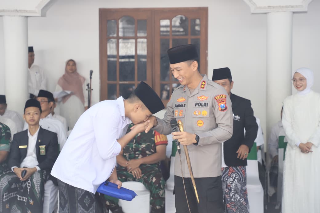 Hadiri Hari Santri, Kapolres Kediri Kota Ajak Santri Jadi Garda Moral dan Keamanan Bangsa
