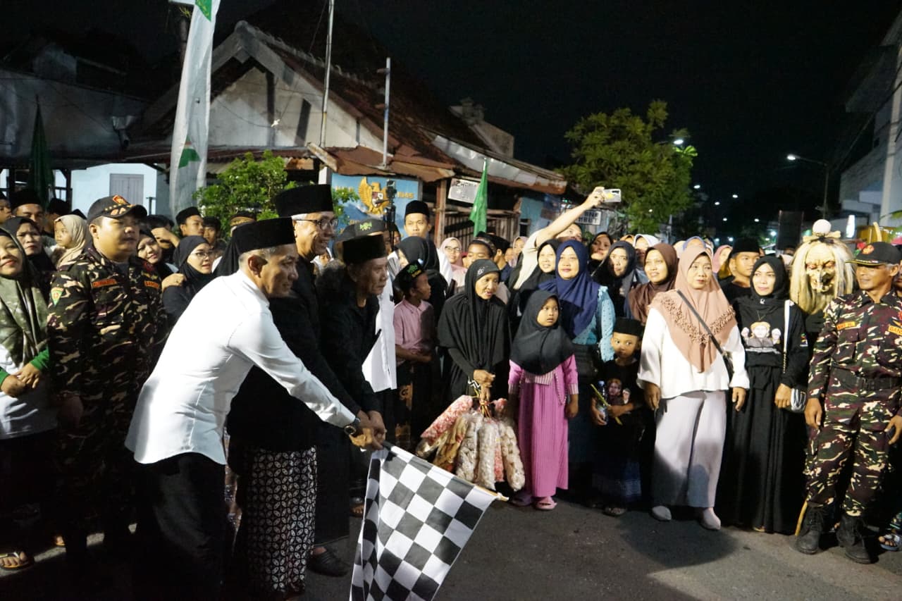 Pimpin Apel Hari Santri di Kelurahan Pakunden, Gus Qowim: Santri Harus Jadi Penjaga Nilai dan Teladan di Era Digital