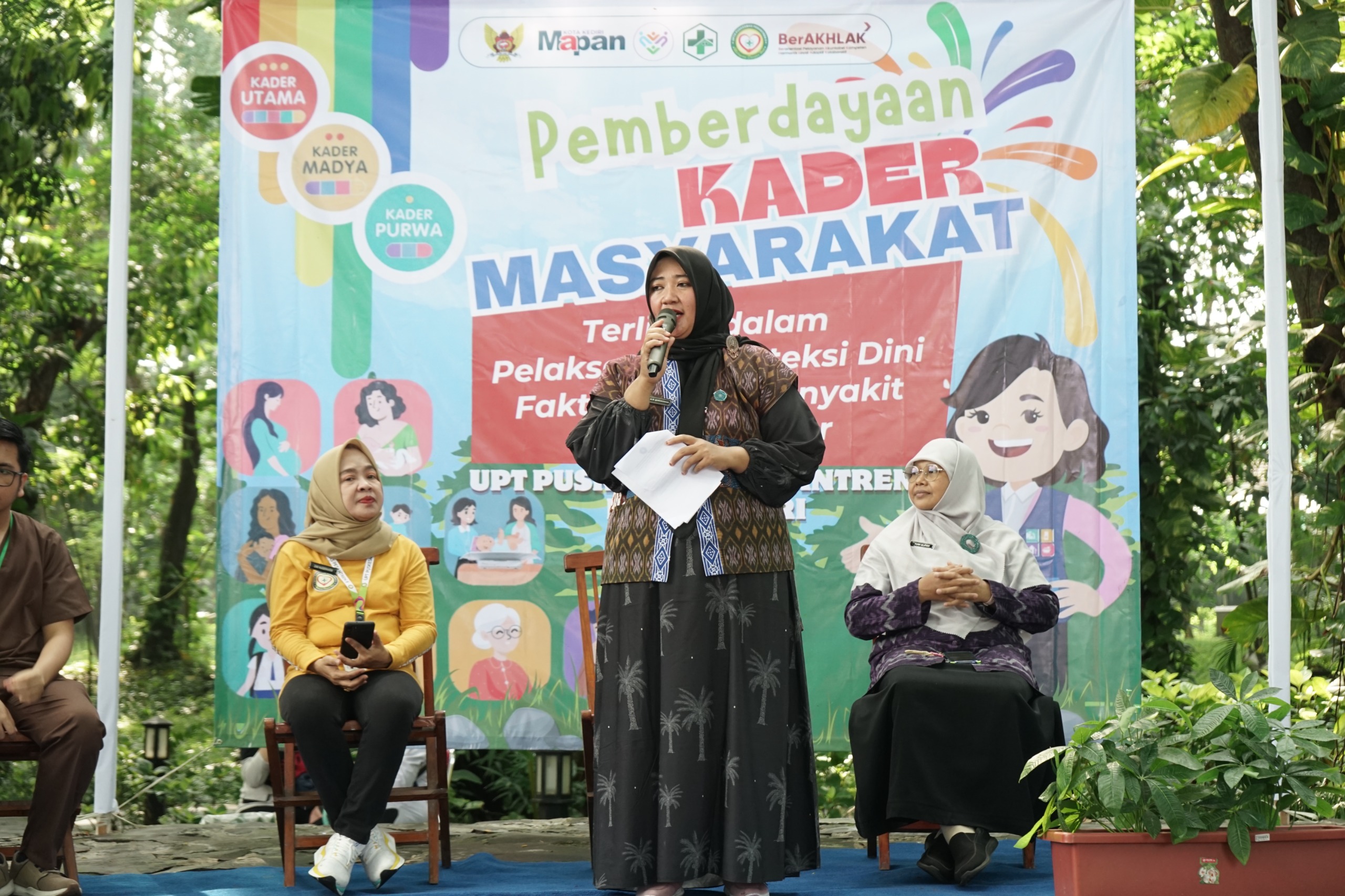 Seru dan Penuh Inspirasi, Kader Kesehatan UPT Puskesmas Pesantren 2 Dapat Suntikan Semangat dari Ning Faiq