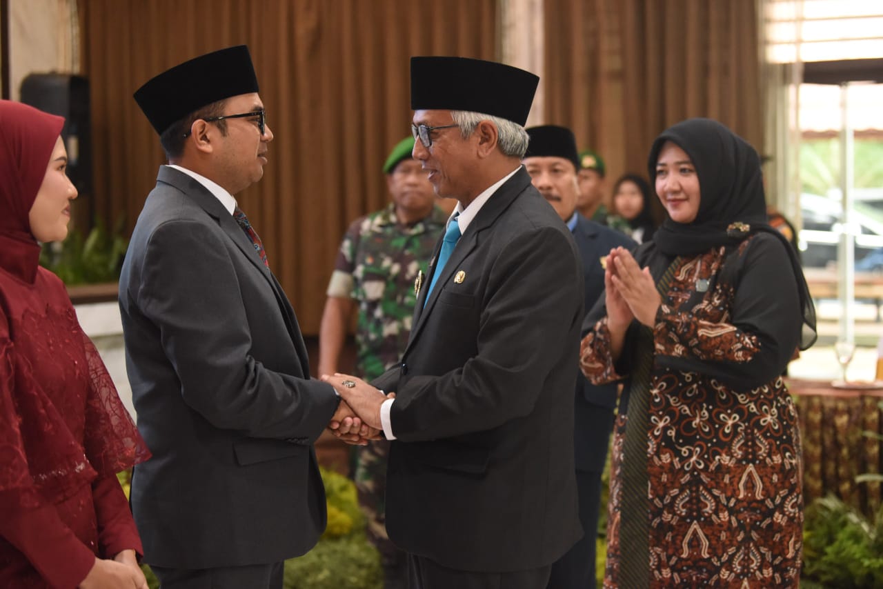 Hadiri PAW Anggota DPRD Kota Kediri, Gus Qowim: Mari Perkuat Kebersamaan Membangun Kota Kediri 