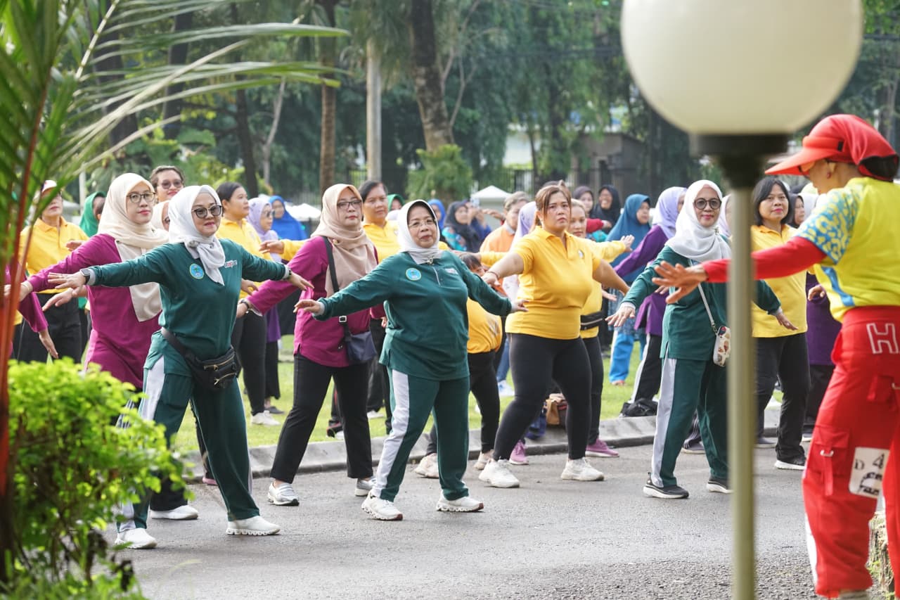 Pagi Ceria Bersama GOW, Gus Qowim Ajak Perempuan Kediri Tetap Bugar