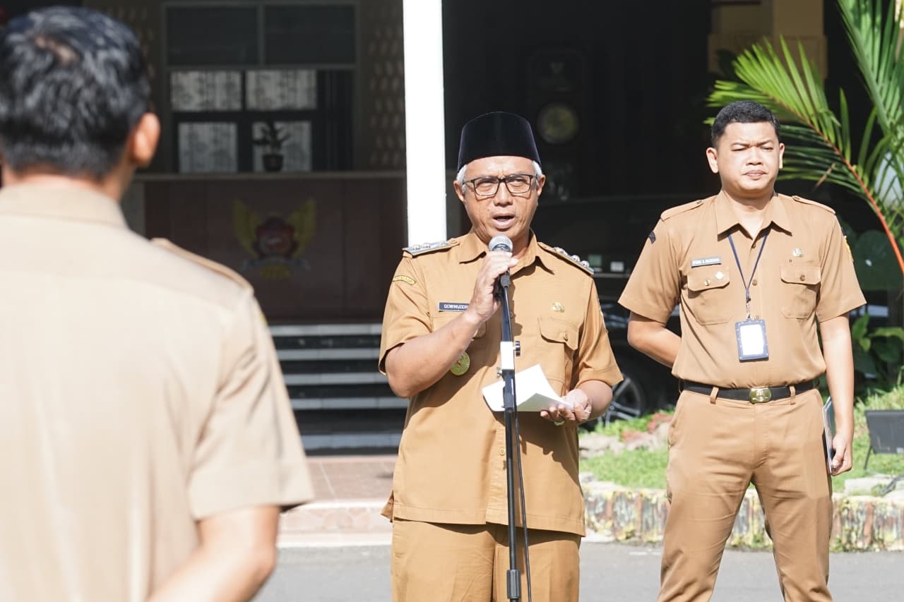 Pimpin Apel Pagi, Gus Qowim Ajak Refleksi Kinerja Tahun 2025 dan Terus Kembangkan Inovasi