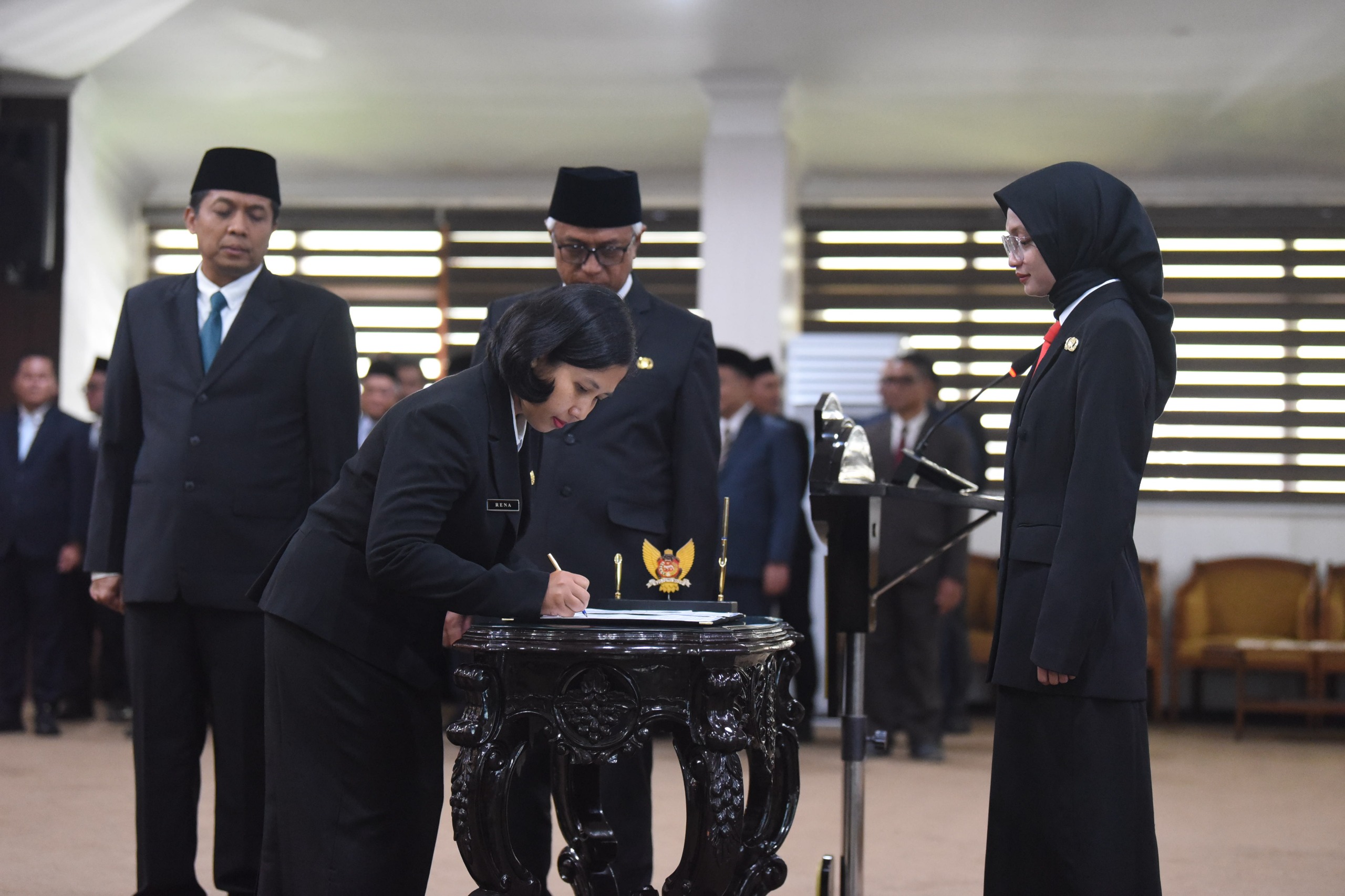 Mbak Wali Lantik 44 ASN Jabatan Fungsional, Perkuat Cita Keenam Pemerintahan Cepat Tepat