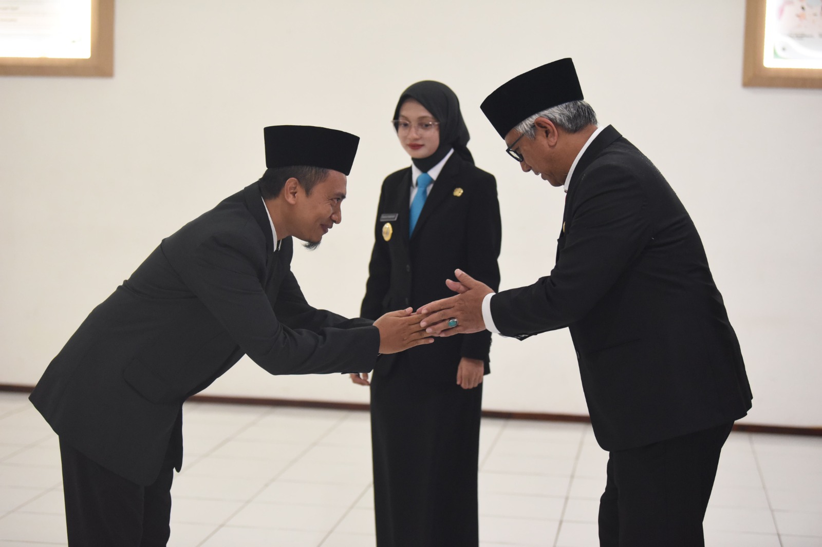 Lantik ASN Jabatan Fungsional Penata Kelola Penanaman Modal, Mbak Wali Tekankan Integritas dan Profesionalisme