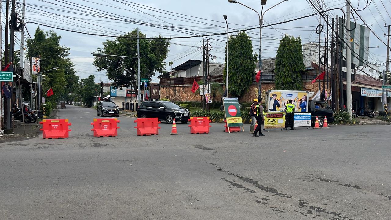 Lakukan Pemasangan Erection Girder, Jalan Suparjan Mangun Wijaya Akan Ditutup Total Selama Empat Hari