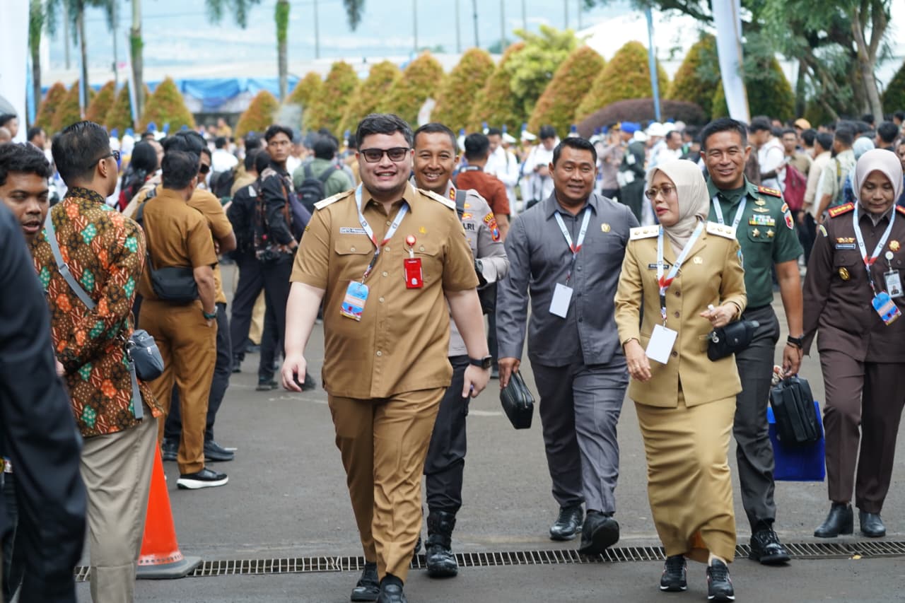 Kompak, Mas Dhito Bareng Mbak Dewi dan Forkopimda Ikuti Rakornas di Sentul