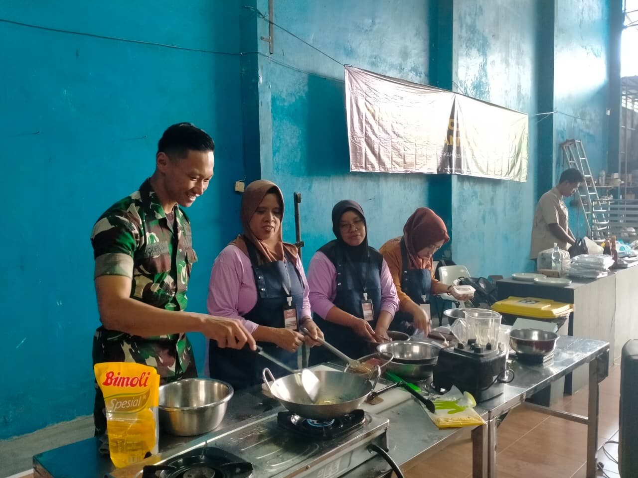 Pelatihan Masak Bergizi Warnai Kegiatan Nonfisik TMMD ke-127 di Kediri