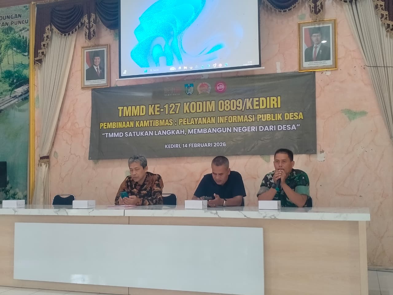 Pemkab Tekankan Pentingnya Layanan Informasi Publik Desa dalam Program TMMD ke-127 Kodim Kediri