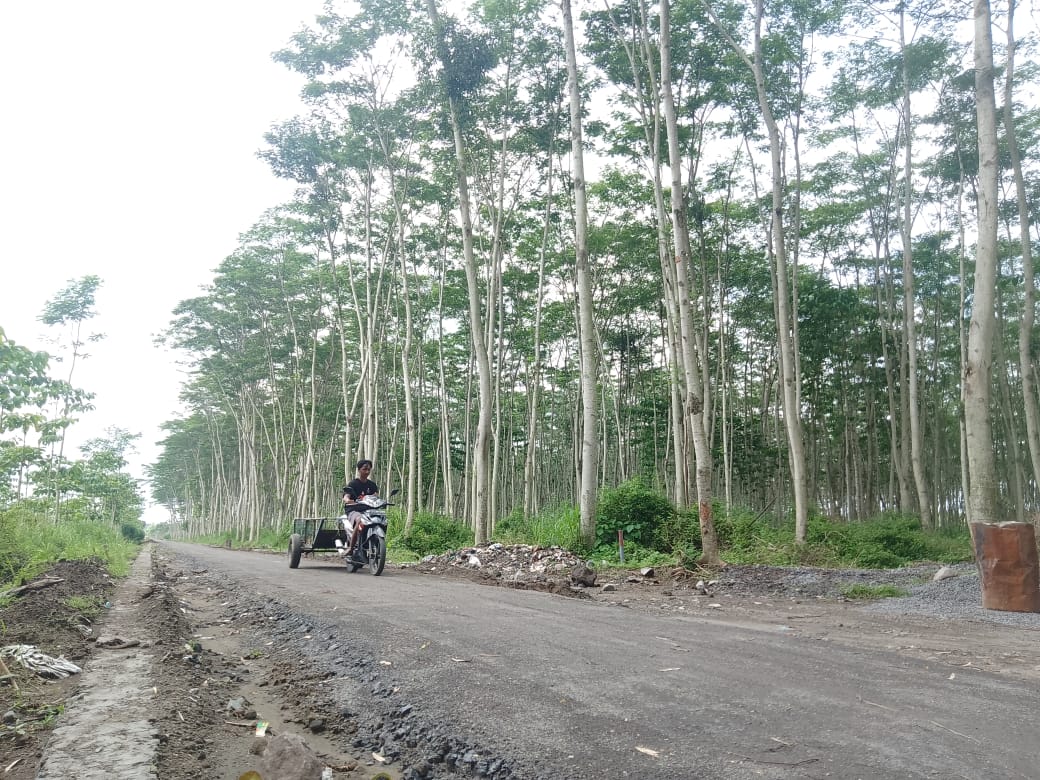 TMMD ke-127 Kodim 0809/Kediri Bangun Jalan Tembus 1,657 Meter, Progres 60 Persen