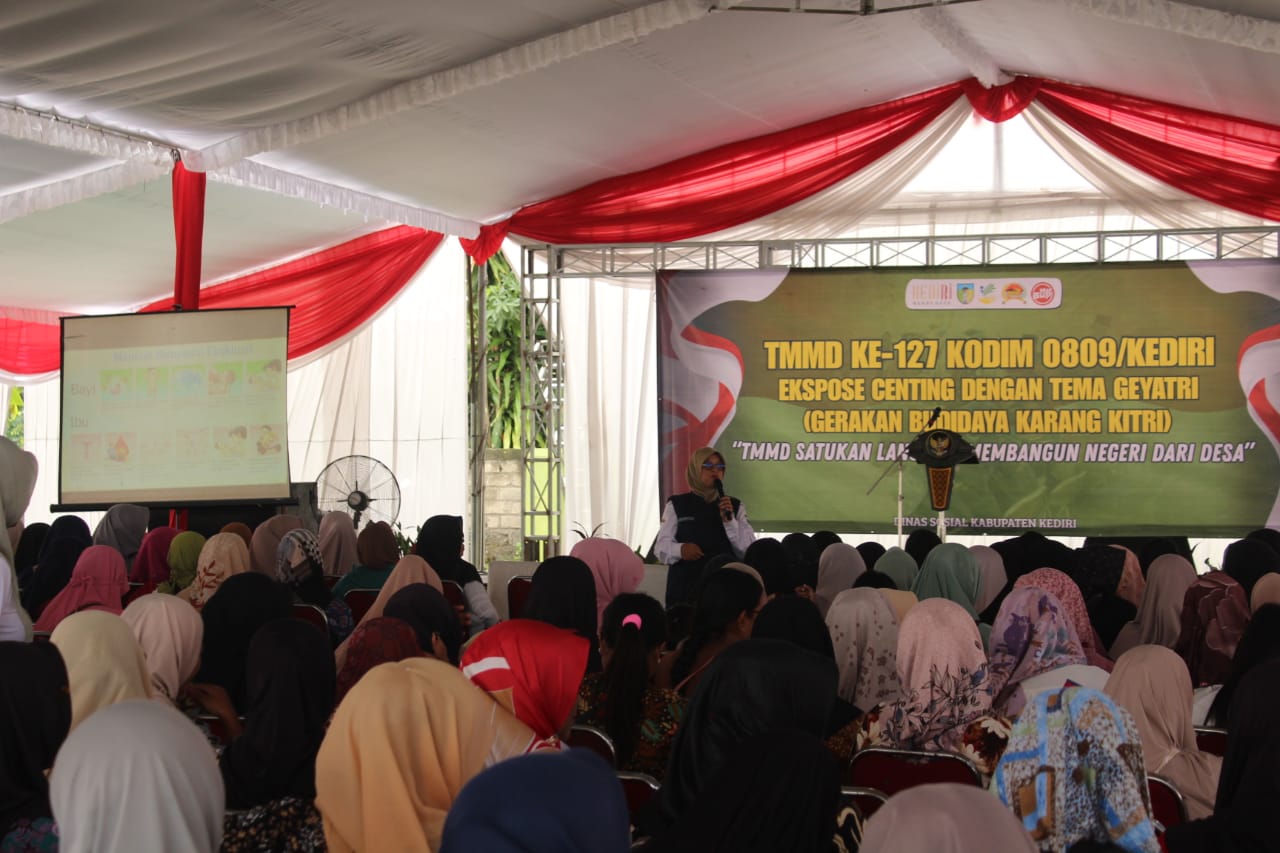 Ratusan Warga di Tiga Kecamatan Terima Sembako dalam TMMD ke-127 Kediri