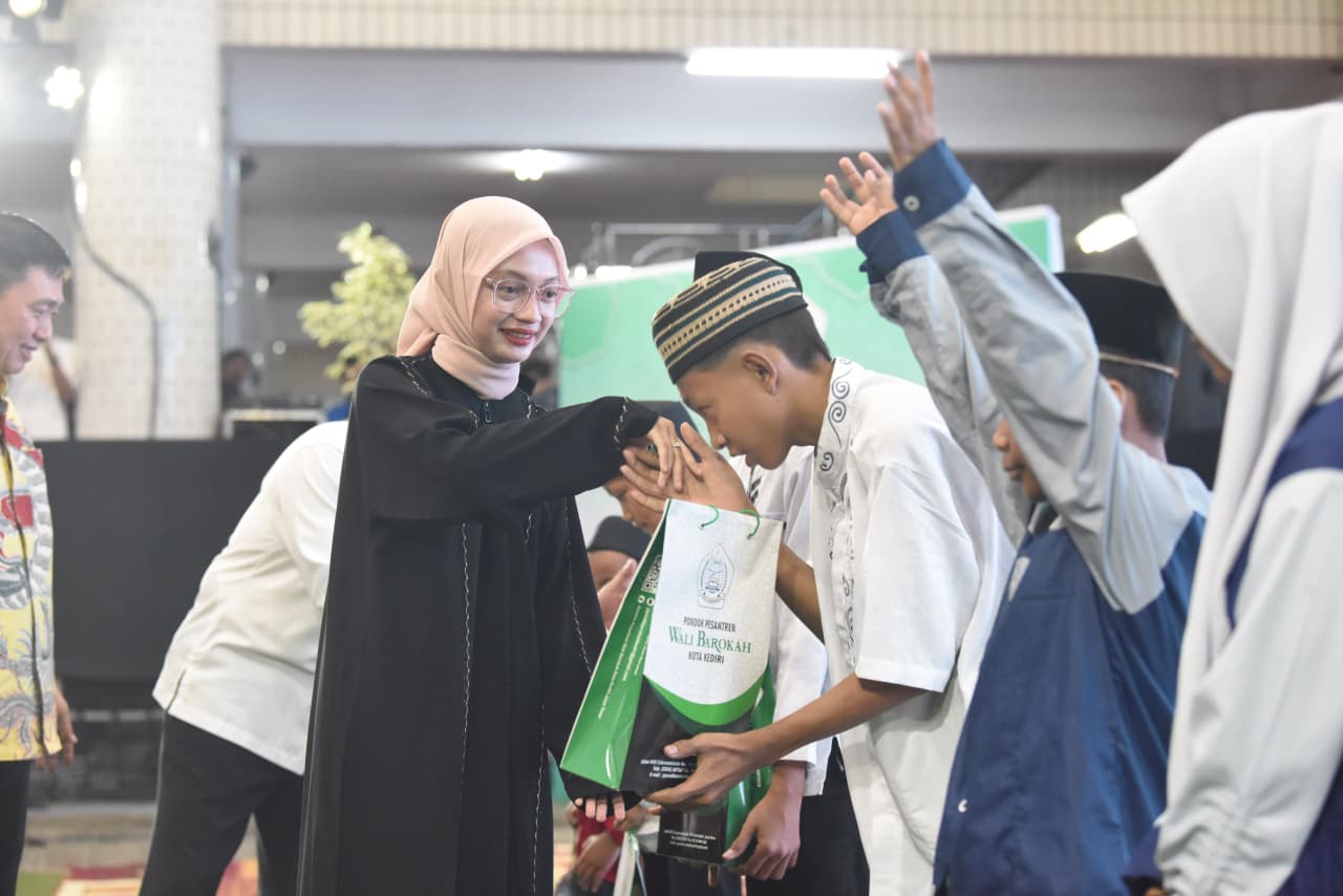 Pererat Silaturahmi Ramadan, Wali Kota Kediri Hadiri Buka Bersama Serta Santunan Anak Yatim dan Dhuafa
