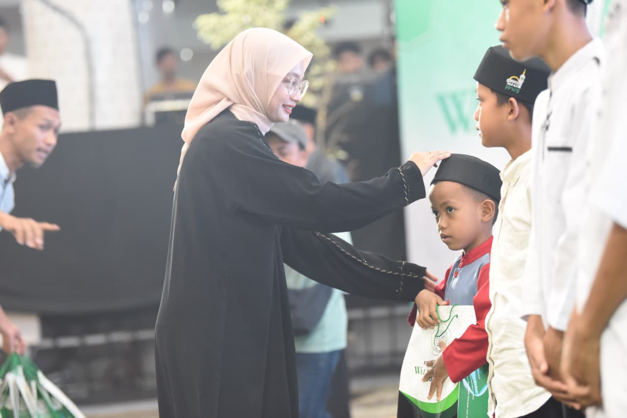 Serba - Serbi Ramadhan, Wali Kota Kediri Hadiri Buka Bersama Serta Santunan Anak Yatim dan Dhuafa di Ponpes Wali Barokah