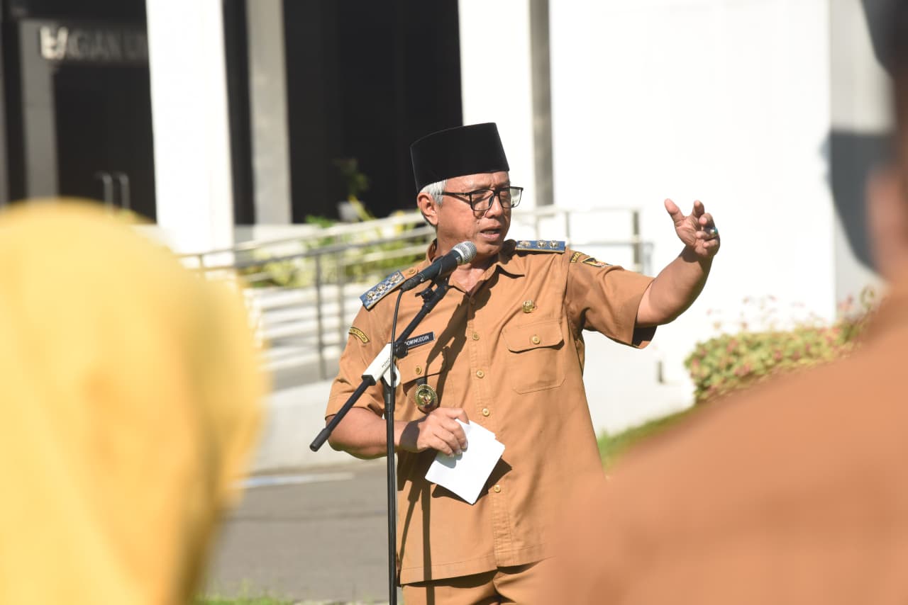 Pimpin Apel Pagi, Gus Qowim Tekankan Kinerja Optimal dan Bijak Hadapi Isu Global