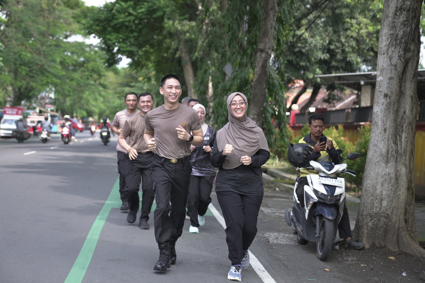 Personel Polisi Overweight? Polres Kediri Kota Adakan Olahraga Pag