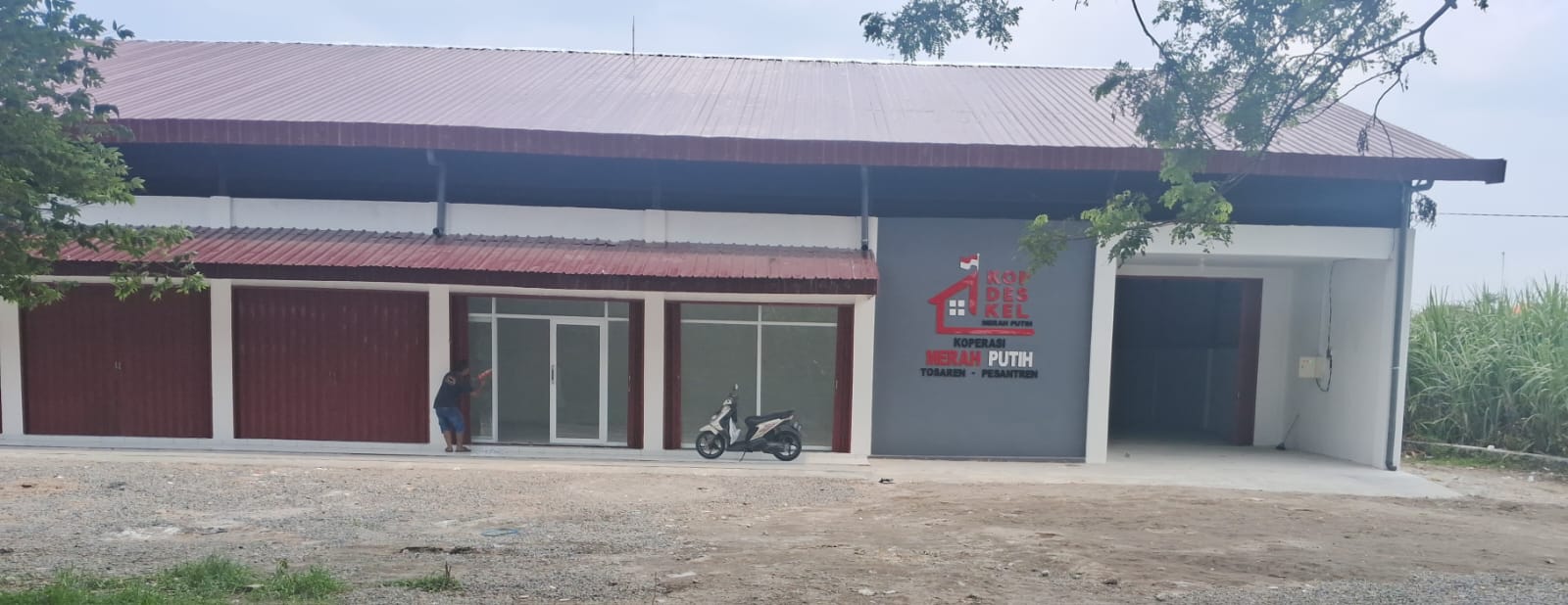 Tinjau Koperasi Kelurahan Merah Putih di Tosaren, Begini Pesan Camat Pesantren Sebelum Diresmikan